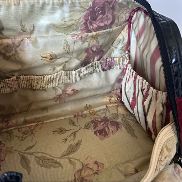 BRIGHTON RED BLACK HEART TRAVEL COSMETICS BAG - Picture 14 of 16